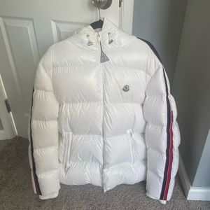White MONCLER puffer coat. Worn 3x